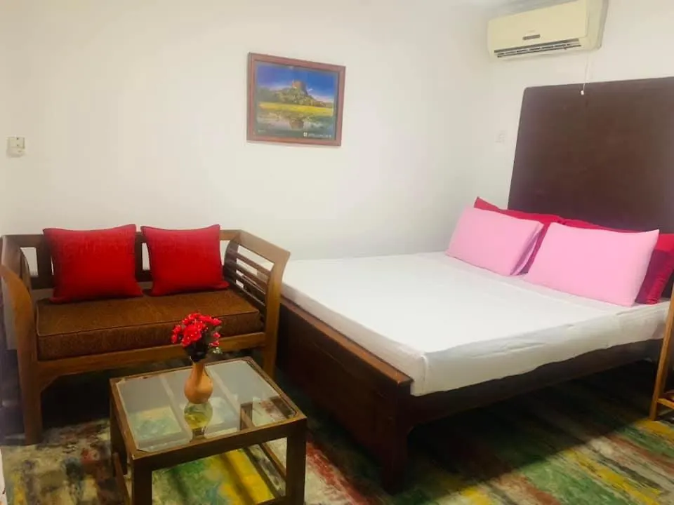 Lake Front Cottage And Restaurant Home Stay With Transport Sigiriya Sri Lanka