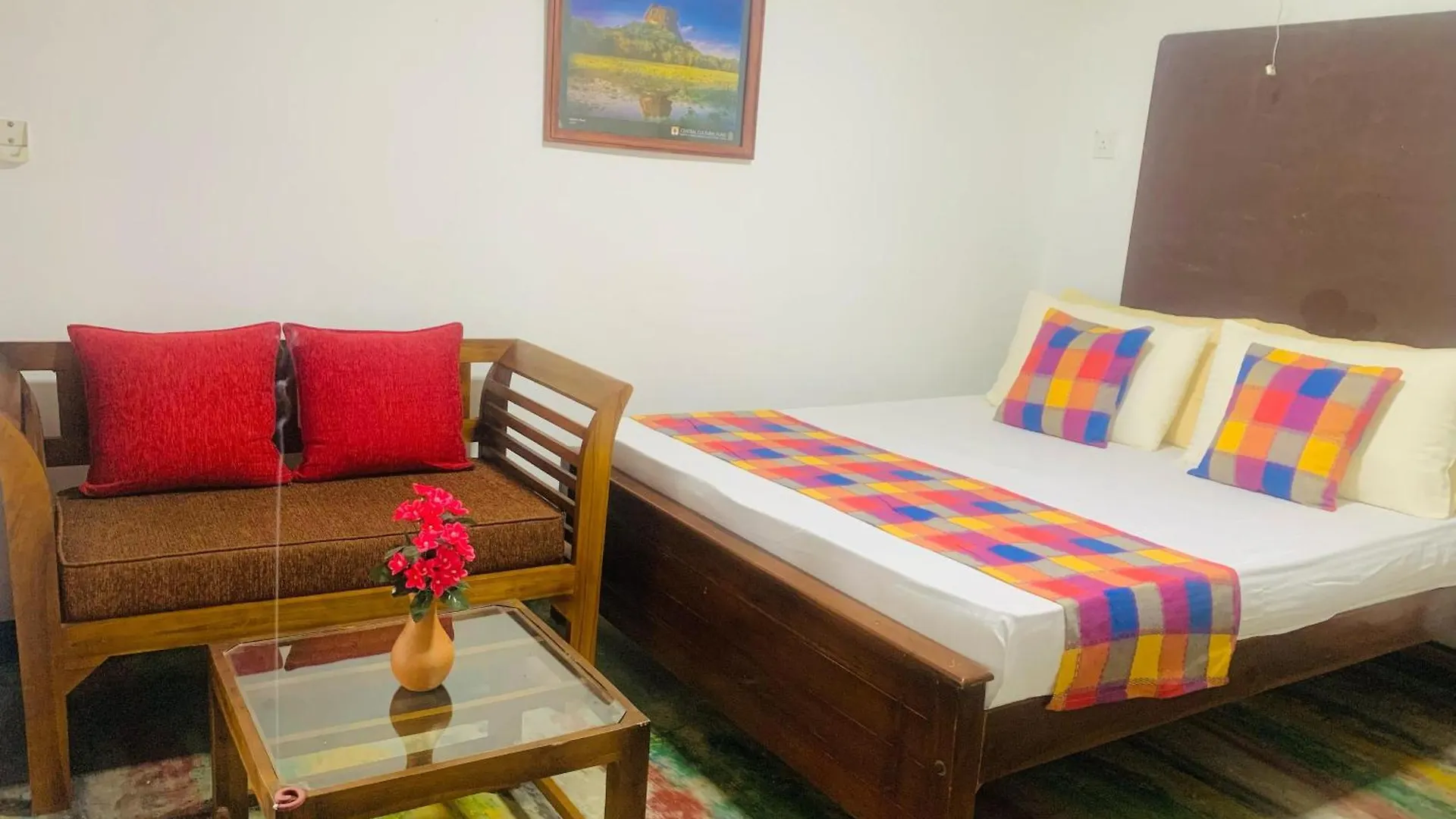 Hotel Lake Front Cottage And Restaurant Home Stay With Transport Sigiriya